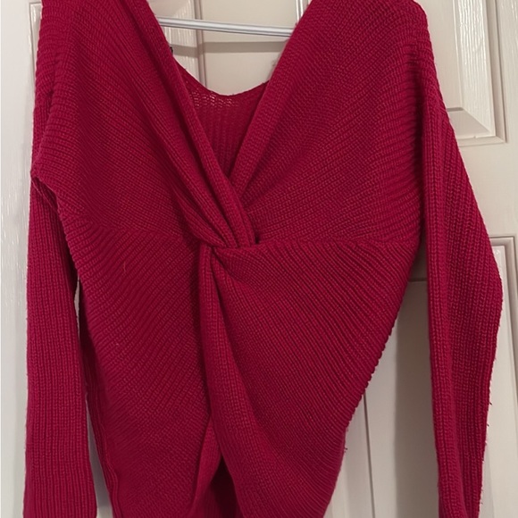 Pink sweater with a bow at the back - Picture 2 of 2